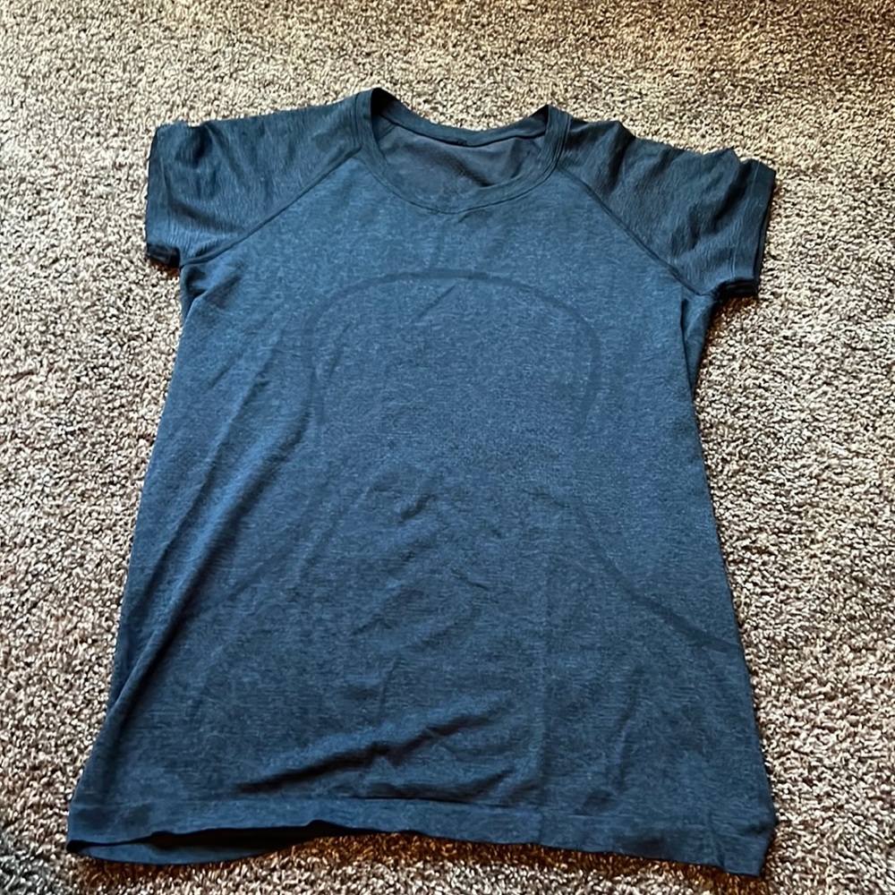 LuluLemon Swifty Tech T shirt - Navy - Size 12